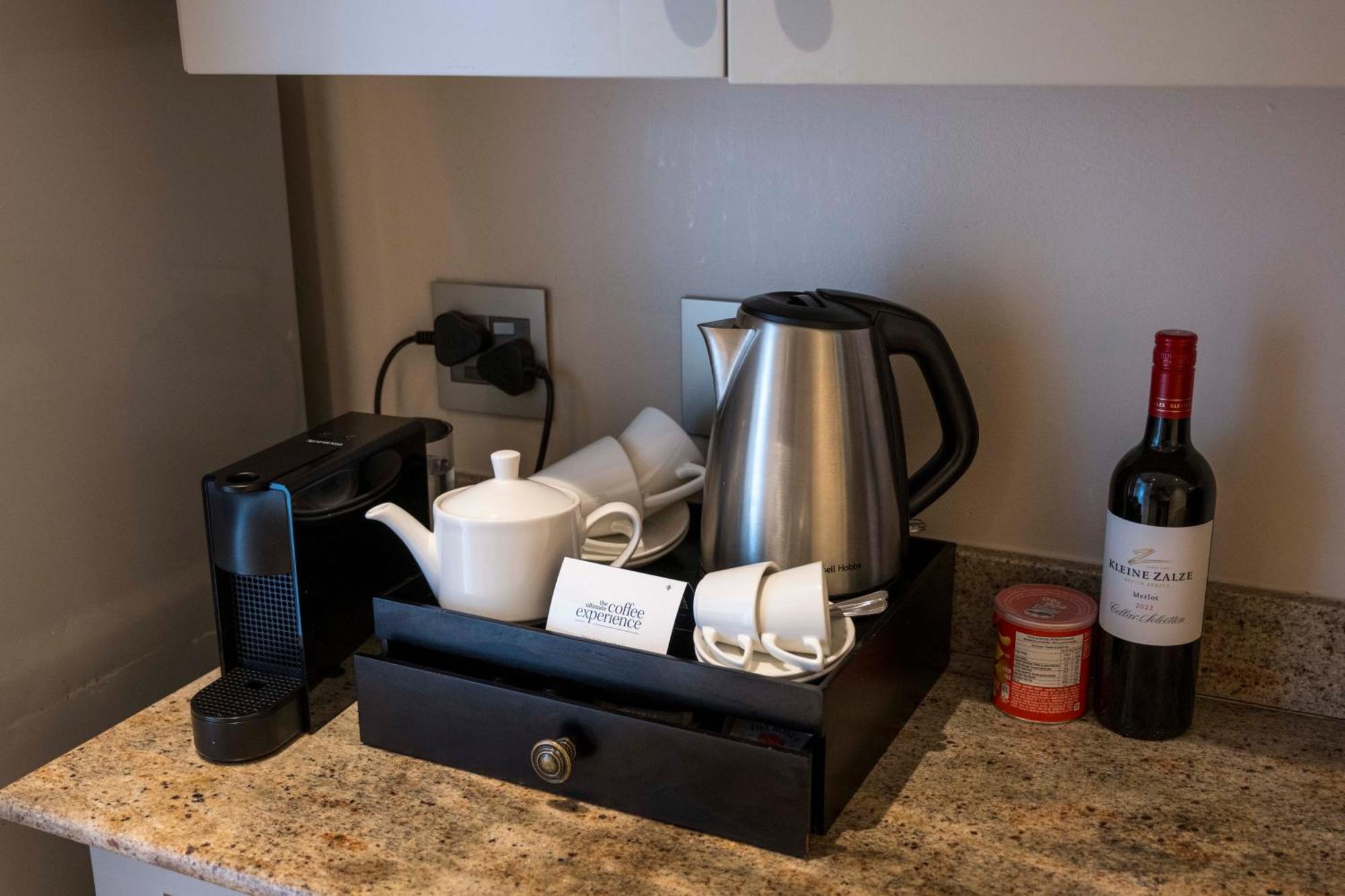 Beverly Hills Durban Exterior foto A Nespresso machine in a hotel room